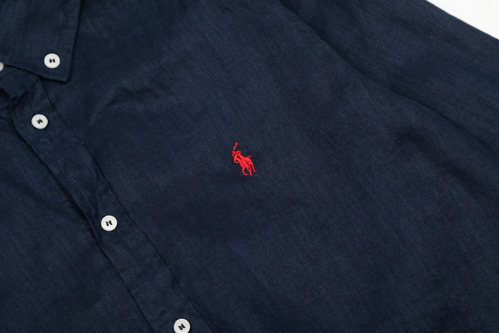 P300 Top Quality" Style Number: 8001# [Ralph Lauren Paul Pony Linen Basic Couple Style Shirt Long Sleeve] ✅Ralph Lauren Paul Small Label War Horse 100% Pure Linen Classic Basic Four Seasons Shirt Long Sleeve ✅A must-have item for the lazy style. The upper body has a retro and fresh feeling. ✅100% pure linen 280g 32 count fabric. Washed, retro and textured. ✅Dedicated to platform live broadcast. Wholesale entity ✅Simple and easy to match, light American old money style, the upper body is super great, ✅Standard for all seasons, worn alone/inner, it is a must-have for YYDS couples wardrobe. Size: S-XL Color: Black, White, Navy, Khaki, Pink, Yellow, Red, Colorful Blue, Light Blue, Rose Red